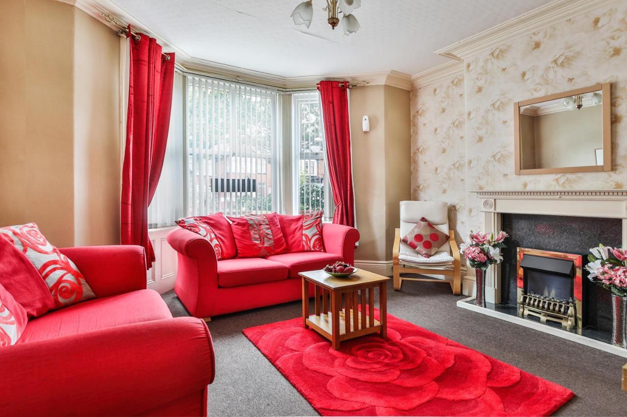 Chomley Holiday Flats Скарборо Екстер'єр фото